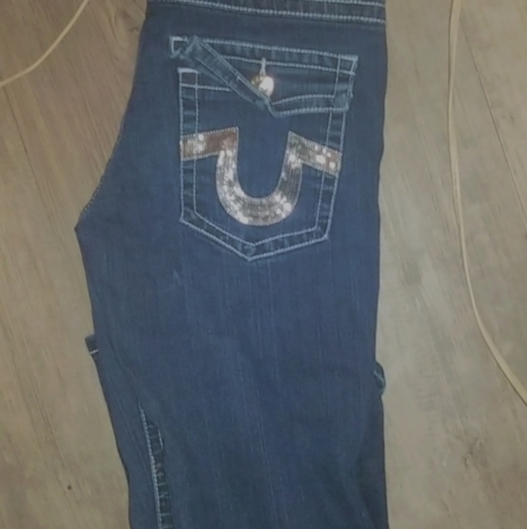 Name brand clothing and collectibles - Picture 5 of 6